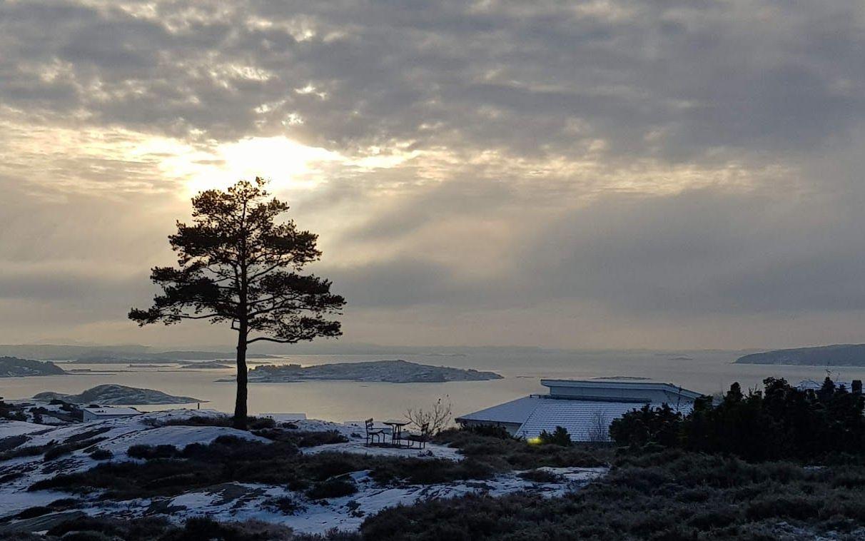 Decemberljus över Hakefjorden.